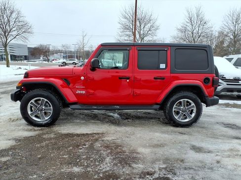 Used 2018 Jeep Wrangler Unlimited Sahara image 2