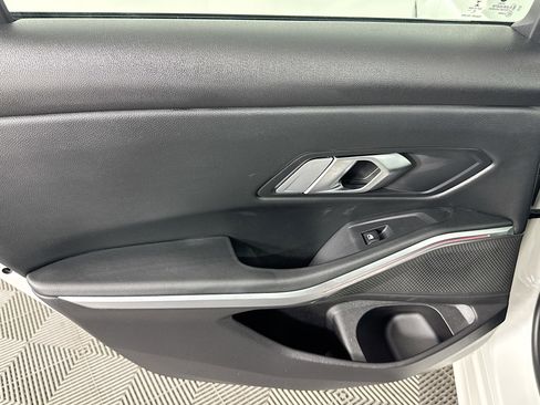 Used 2023 BMW 330i xDrive Sedan w/ Premium Package image 25