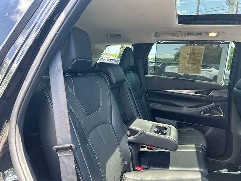 Used 2023 INFINITI QX60 Luxe w/ Vision Package FWD image 13