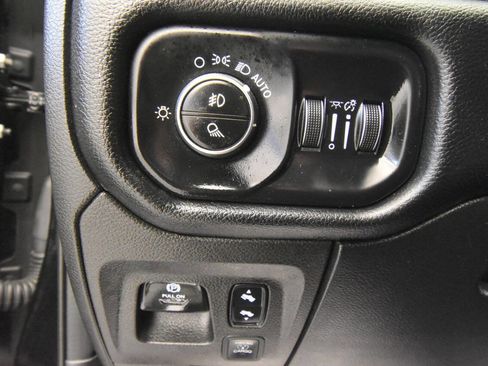 Used 2019 RAM 1500 Laramie AWD/4WD image 43