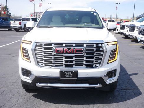 Used 2025 GMC Yukon XL Denali w/ LPO, Floor Liner Package AWD/4WD image 3