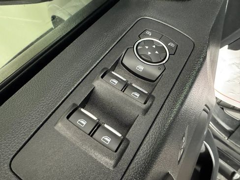 Used 2019 Ford F150 XLT w/ Equipment Group 302A Luxury AWD/4WD image 38