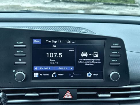 Used 2023 Hyundai Elantra SE FWD image 18