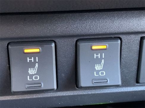 Used 2024 Toyota Corolla Cross XSE image 28