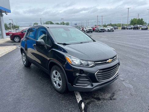 Used 2018 Chevrolet Trax LS FWD image 6