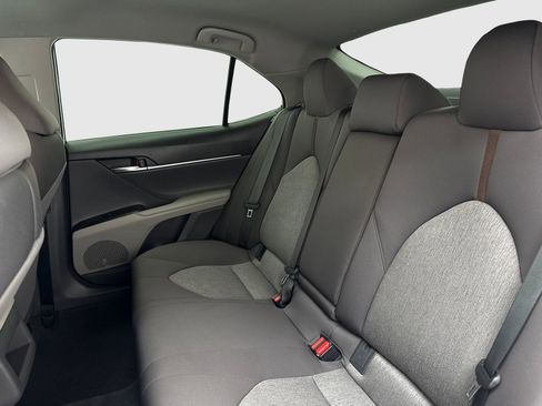 Used 2019 Toyota Camry LE FWD image 34