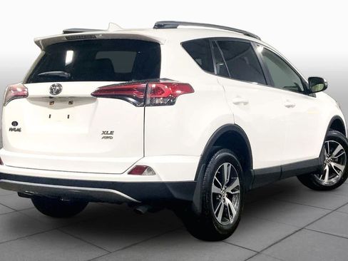 Used 2018 Toyota RAV4 XLE AWD/4WD image 13
