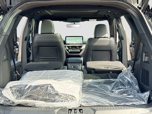 New 2026 Ford Explorer ST-Line w/ ST-Line Street Pack AWD/4WD image 7