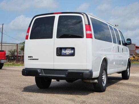 Used 2025 Chevrolet Express 3500 LS RWD image 7