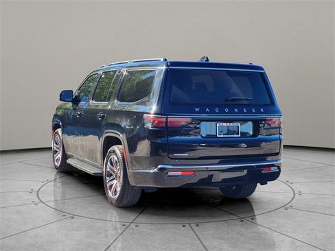 Used 2023 Jeep Wagoneer 4WD w/ Premium Group I image 10