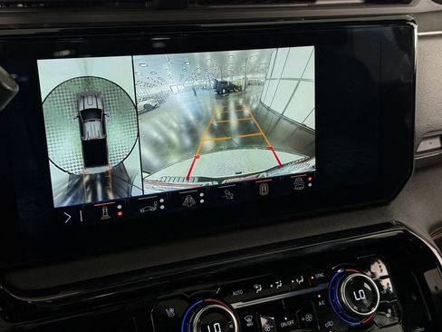 Used 2024 GMC Sierra 2500 AT4 w/ AT4 Preferred Package image 19