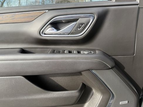 Used 2023 Chevrolet Tahoe Premier image 16