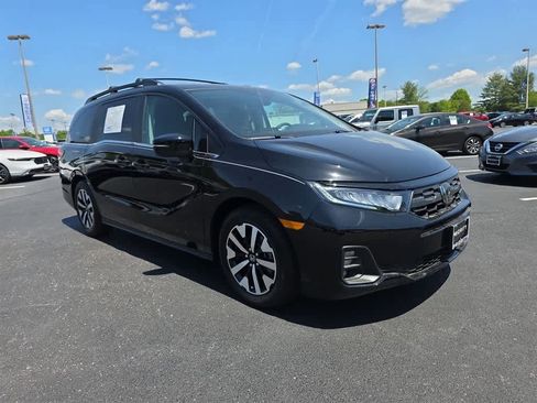 Certified 2026 Honda Odyssey EX-L image 3