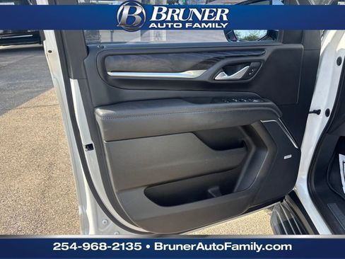 Used 2022 GMC Yukon Denali image 11