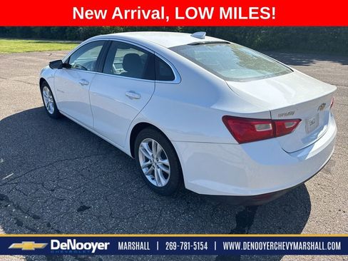 Used 2017 Chevrolet Malibu LT FWD image 3
