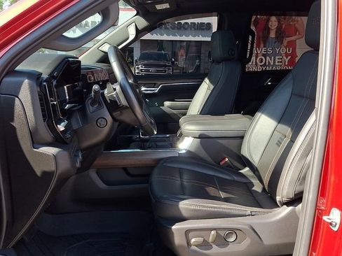 Used 2023 Chevrolet Silverado 1500 High Country w/ High Country Premium Package AWD/4WD image 9