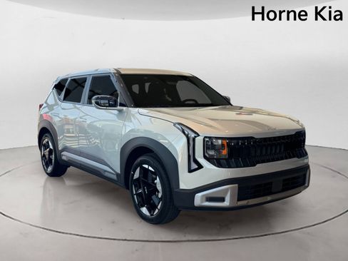 New 2027 Kia Seltos S FWD image 2
