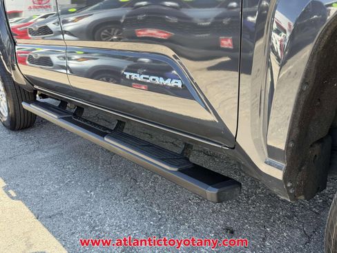 Certified 2025 Toyota Tacoma SR5 AWD/4WD image 11