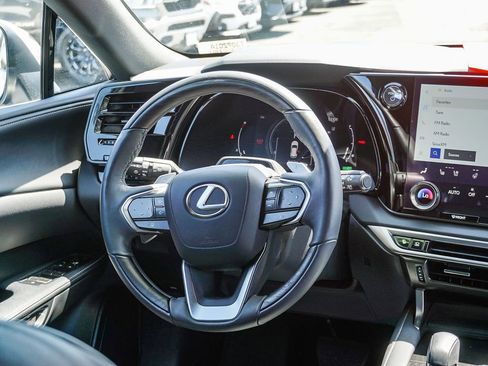 Used 2024 Lexus RX 350 w/ Convenience Package image 16