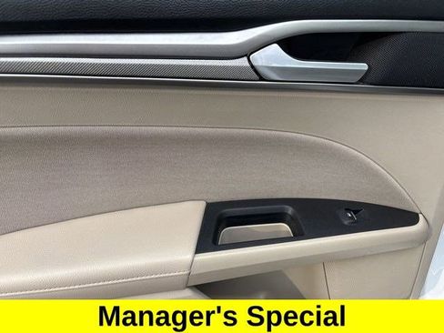 Used 2019 Ford Fusion SE image 33