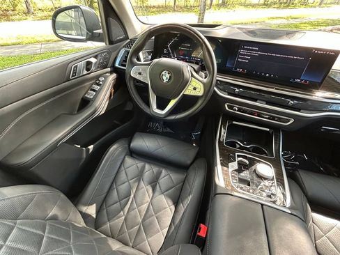 Used 2025 BMW X7 xDrive40i AWD/4WD image 9