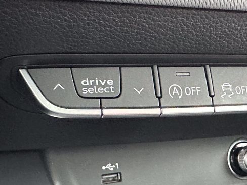 Used 2018 Audi A4 2.0T Premium AWD/4WD image 28