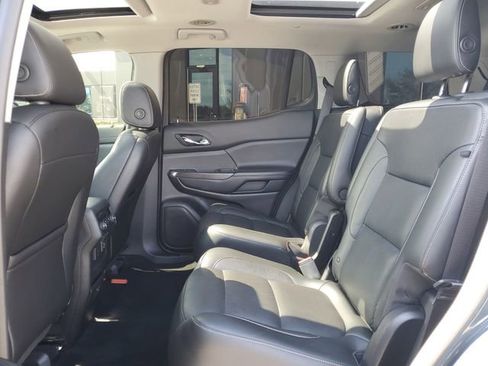 Used 2019 GMC Acadia SLT w/ Black Edition image 10