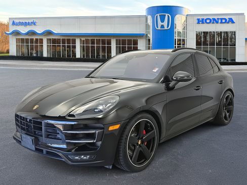 Used 2017 Porsche Macan Turbo image 1