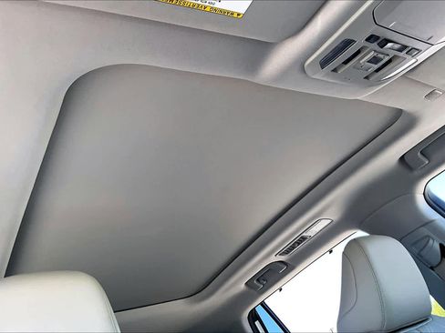 Used 2020 Toyota Highlander Platinum image 14