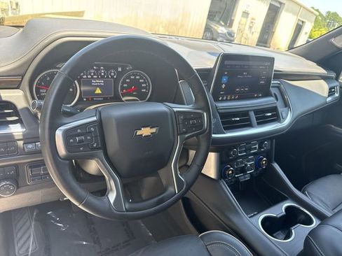 Used 2021 Chevrolet Tahoe Premier w/ Premium Package AWD/4WD image 17