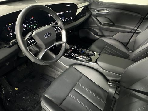 Used 2025 Audi Q6 e-tron Premium w/ Convenience Package image 9