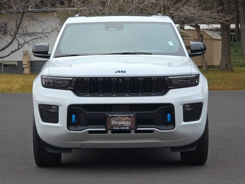 Used 2025 Jeep Grand Cherokee Limited 4xe image 10