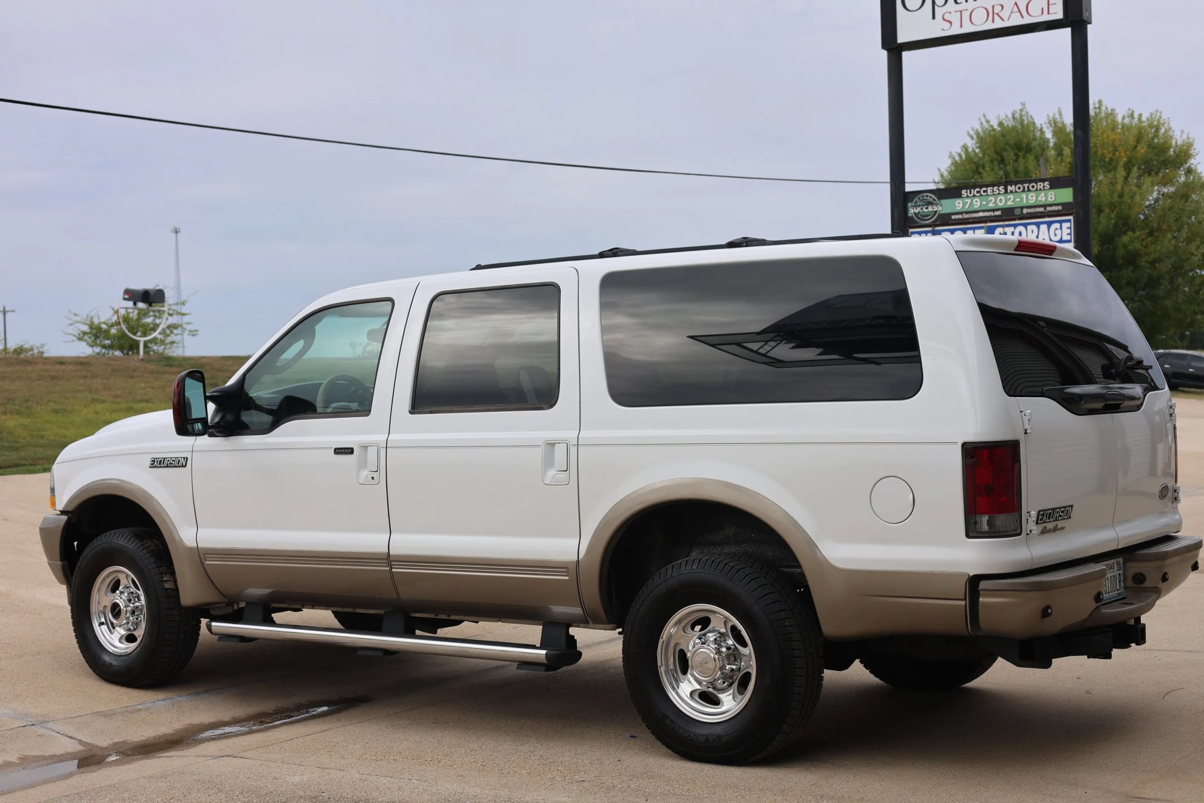 Used 2004 Ford Excursion Eddie Bauer AWD/4WD image 8