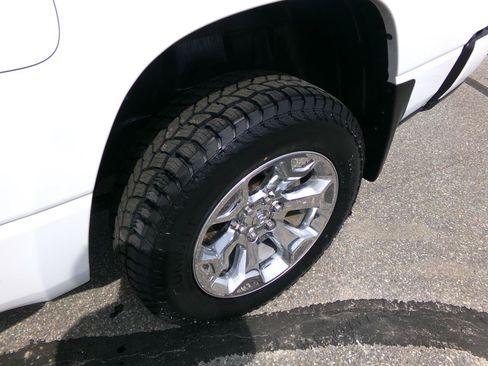 Used 2019 RAM 1500 Big Horn AWD/4WD image 11
