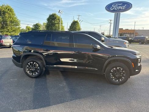Used 2025 Chevrolet Traverse Z71 w/ Driver Confidence Package AWD/4WD image 4