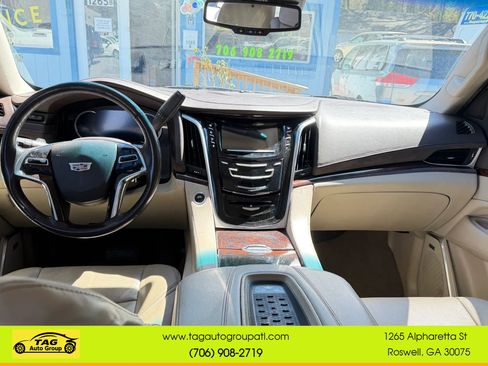 Used 2016 Cadillac Escalade ESV Premium RWD image 14