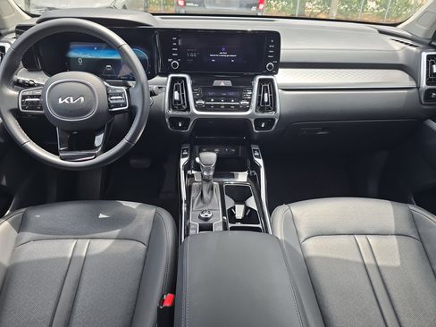 Certified 2023 Kia Sorento SX image 12