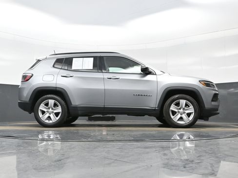 Used 2022 Jeep Compass Latitude w/ Convenience Group image 31