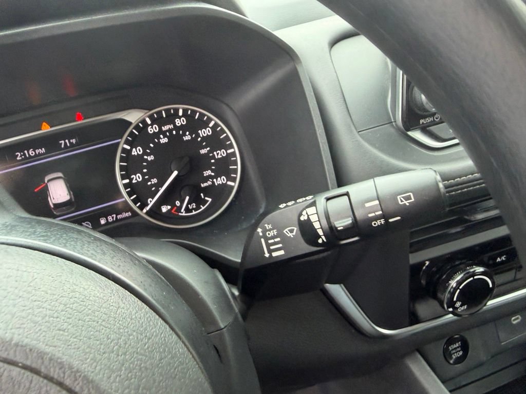 Used 2024 Nissan Rogue S AWD/4WD image 33