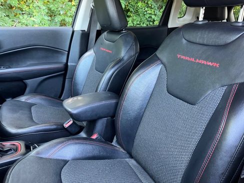 Used 2020 Jeep Compass Trailhawk AWD/4WD image 4