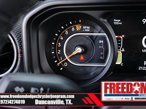 Certified 2025 Jeep Gladiator Rubicon w/ Convenience Group AWD/4WD image 29