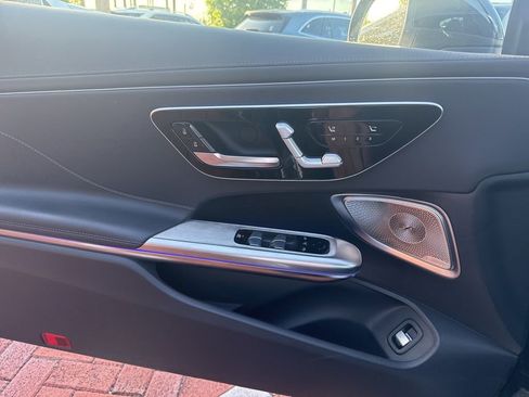 Used 2025 Mercedes-Benz CLE 300 4MATIC Cabriolet image 6