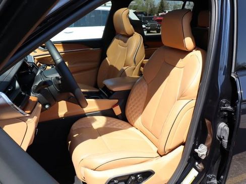 Used 2024 Jeep Grand Cherokee L Summit AWD/4WD image 13
