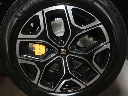 Used 2022 Rivian R1S Launch Edition image 66