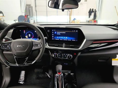 New 2026 Chevrolet Trax RS w/ Driver Confidence Package FWD image 34