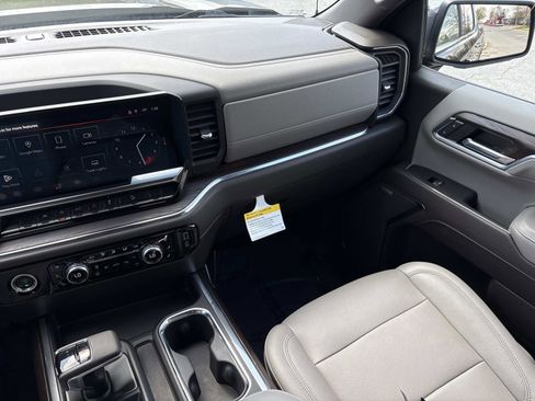 Certified 2023 GMC Sierra 1500 SLT w/ SLT Convenience Package AWD/4WD image 30