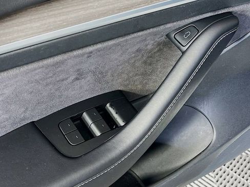 Used 2021 Tesla Model 3 Performance image 12