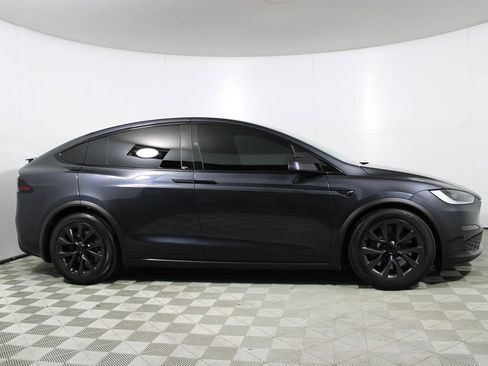 Used 2024 Tesla Model X image 15