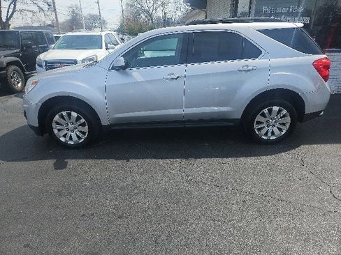 Used 2010 Chevrolet Equinox LT AWD/4WD image 5