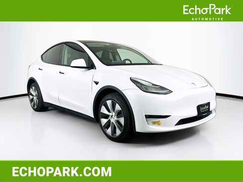 Used 2022 Tesla Model Y Long Range AWD/4WD image 1